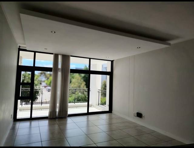 3 BEDROOM APARTMENT FOR SALE IN PAARDEVLEI